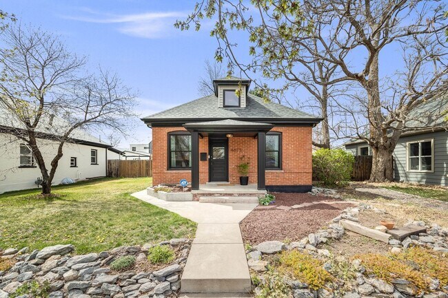 Primary Photo - Charming 2BR House in Denver