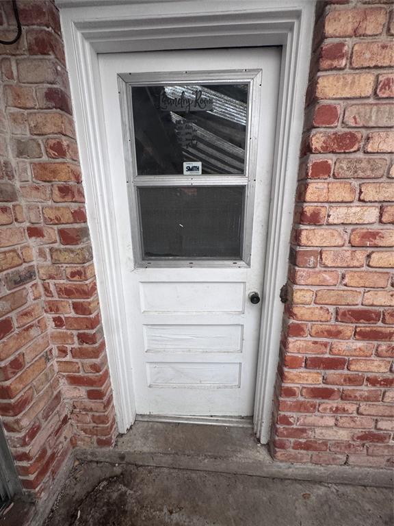 Building Photo - 5810 Clarewood Dr
