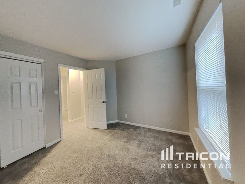 Building Photo - 7461 Camberwood Dr