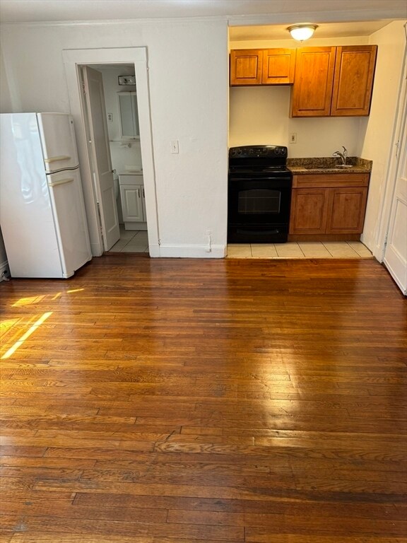 Building Photo - 100 Washington St