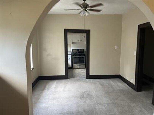 Building Photo - 3907 Northwestern Pkwy