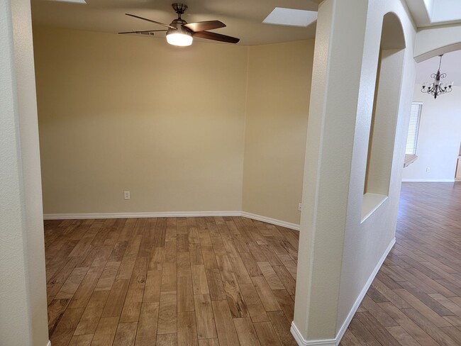 Building Photo - 3 Bedroom 2 Bath home with Den/Office loca...