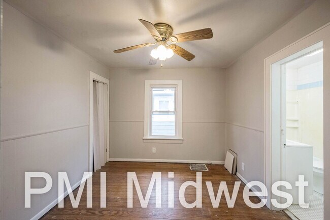 Building Photo - "Charming 2-Bedroom Gem in Indianapolis with Spacious 1736 Sq. Ft. Layout!"