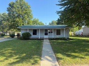 Building Photo - 100 Valley View Dr