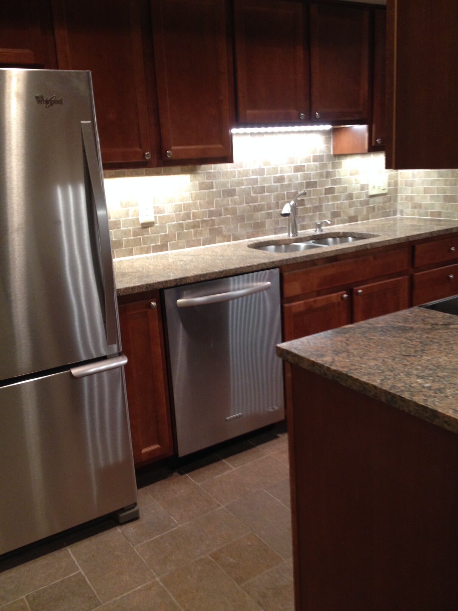 Building Photo - 991 Manor Ln