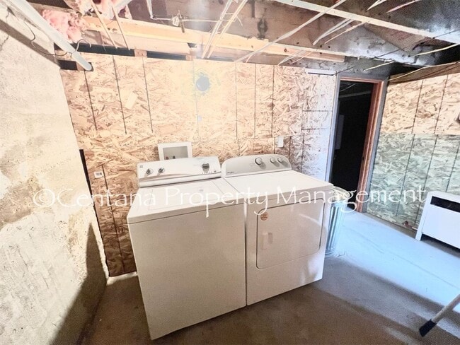 Building Photo - 3 bedroom apartment near Campus, Park St (...