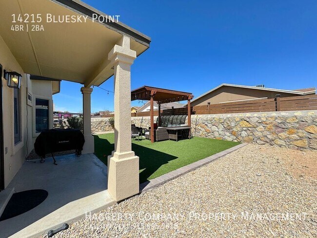 Building Photo - East El Paso 4 bed Refrig A/C Home