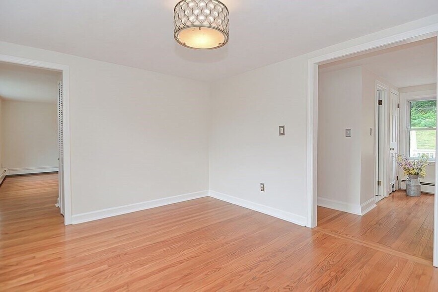 Building Photo - 763 Stevens St