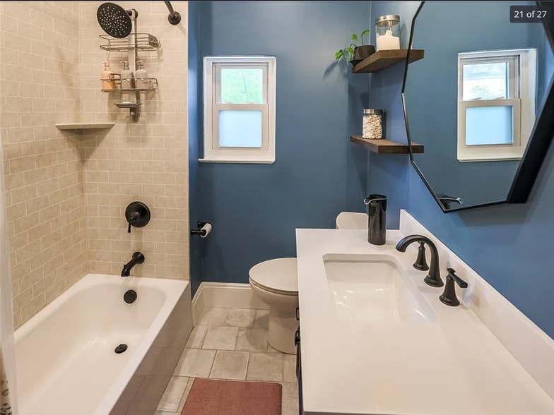 Bathroom 2nd floor - 347 Spahr St