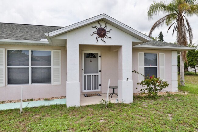 Building Photo - Furnished, Beautifully decorated 3 bedroom...