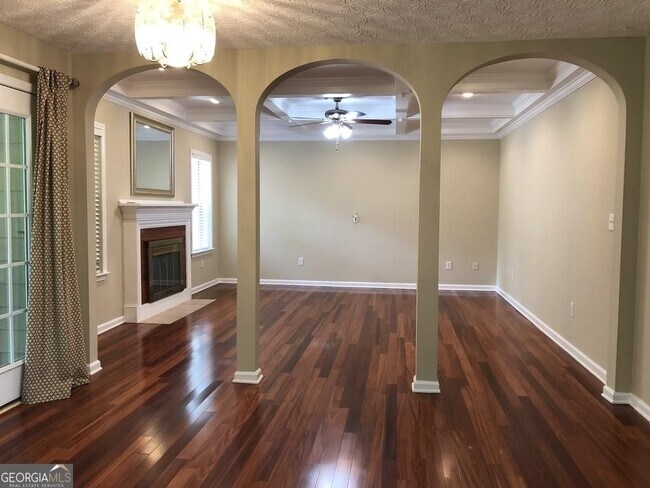 Building Photo - 1351 Pinebreeze Ct