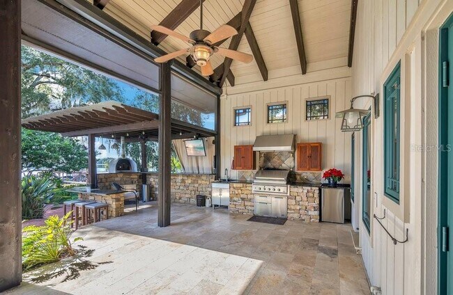 Building Photo - 10577 Down Lakeview Cir