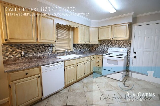 Building Photo - 804 Owens-