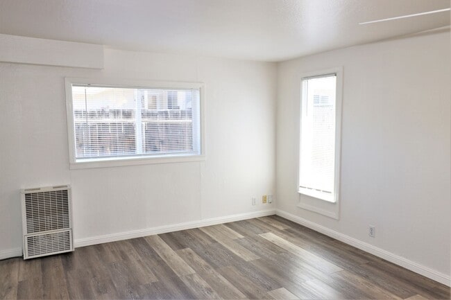 Building Photo - Cozy Studio w/ Private Fenced-In Yard and ...