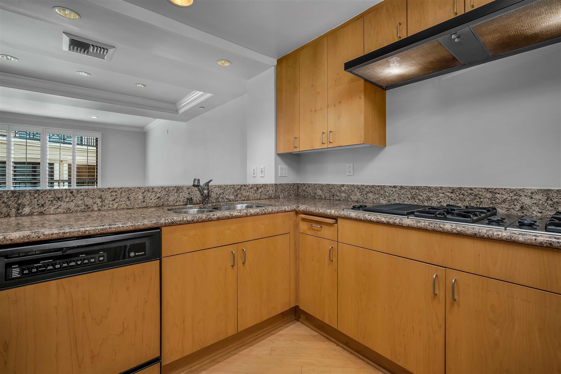 Building Photo - 11847 Gorham Ave