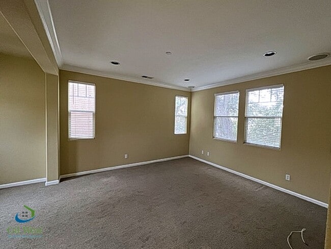 Building Photo - $3995 - 3 Bed/2.5 Bath Two Story Home in D...