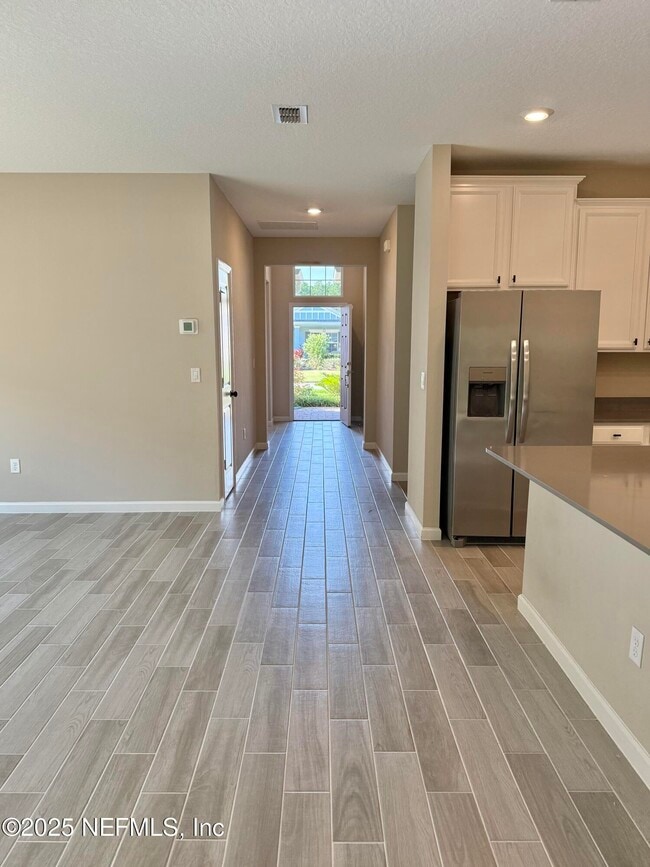 Building Photo - 309 St Vincent Dr