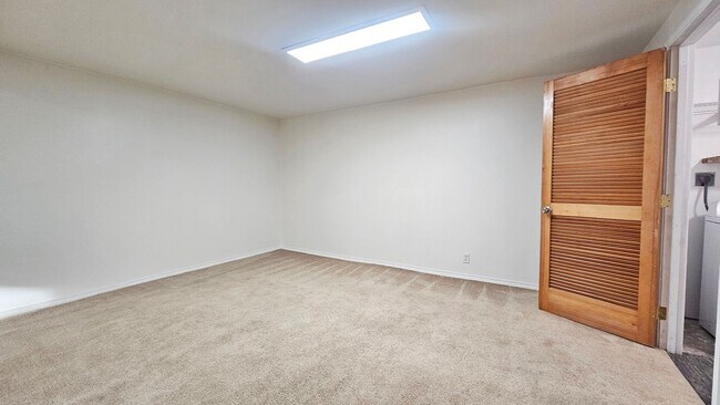 Building Photo - 7127 S 130th St