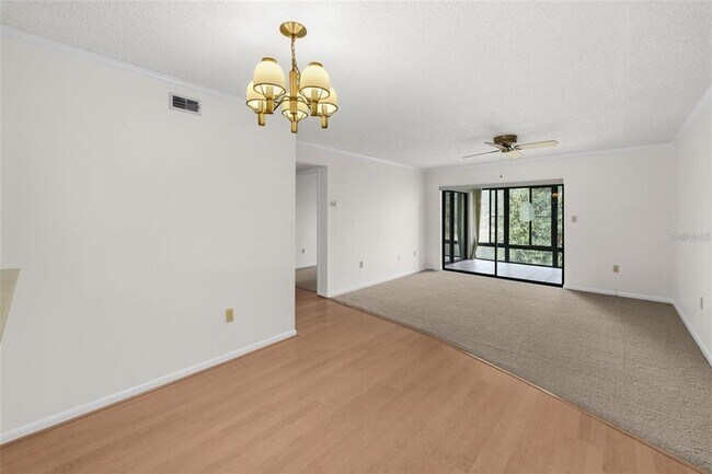 Building Photo - 2679 Sabal Springs Cir