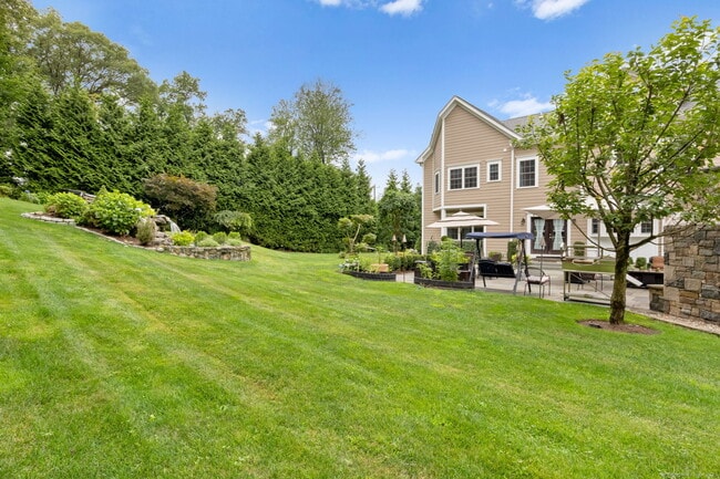 Building Photo - 354 Oaklawn Ave