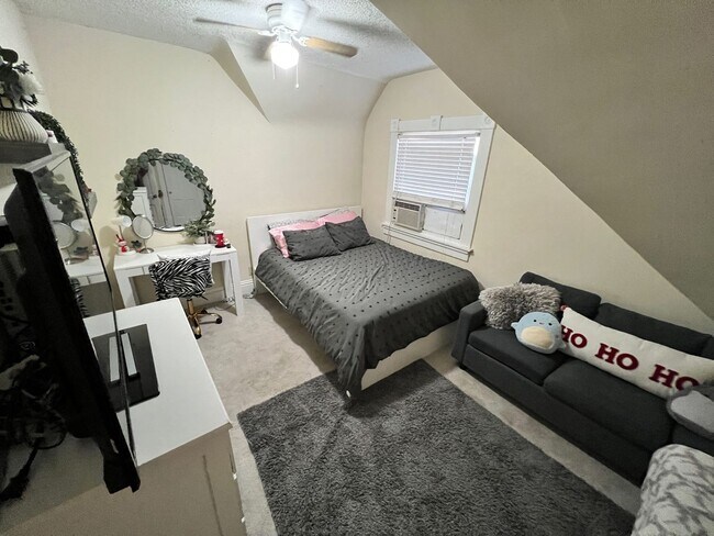Building Photo - GREAT HOME - A MUST SEE!