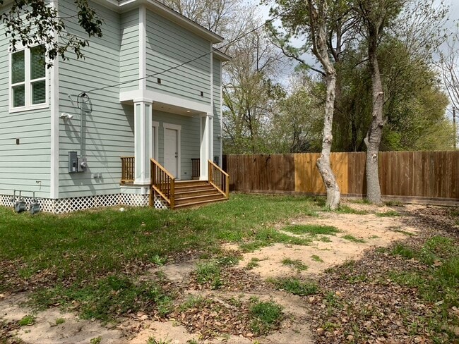 Building Photo - 2509 S Grand Blvd