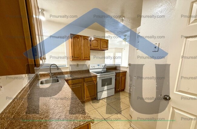 Building Photo - AVAILABLE NOW!!!  3-bedroom 2 bath half du...