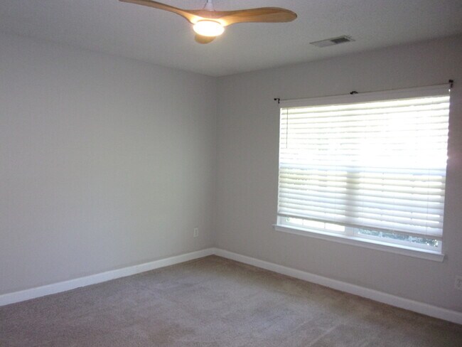 Building Photo - Single Level 3 Bedroom 2 Bath Home in Bristol Park off Mt. Gallant Road