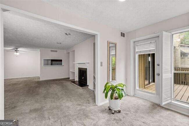 Building Photo - 1004 Dunbar Dr