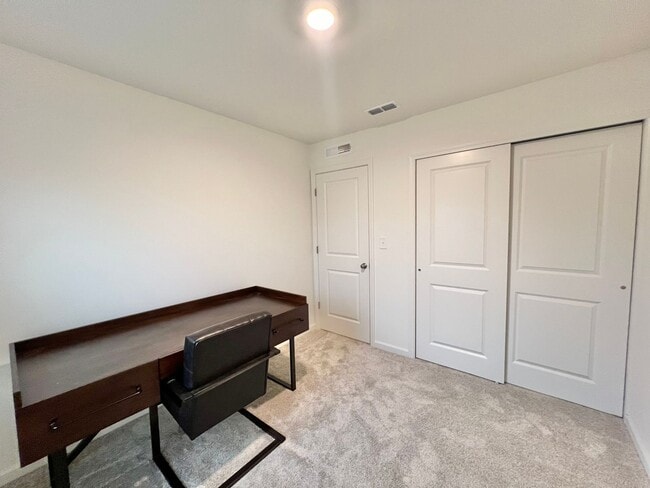 Building Photo - Luxurious, Newly Built 3BD, 2.5BA Raleigh ...