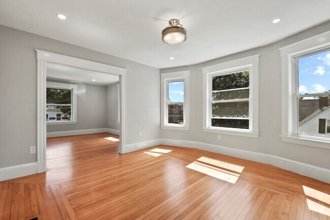 Building Photo - 10 Cain Ave