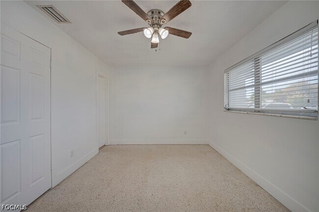 Building Photo - 220 Punta Alta Ct