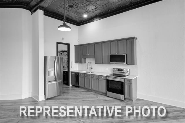 Building Photo - 115 E Moore Ave