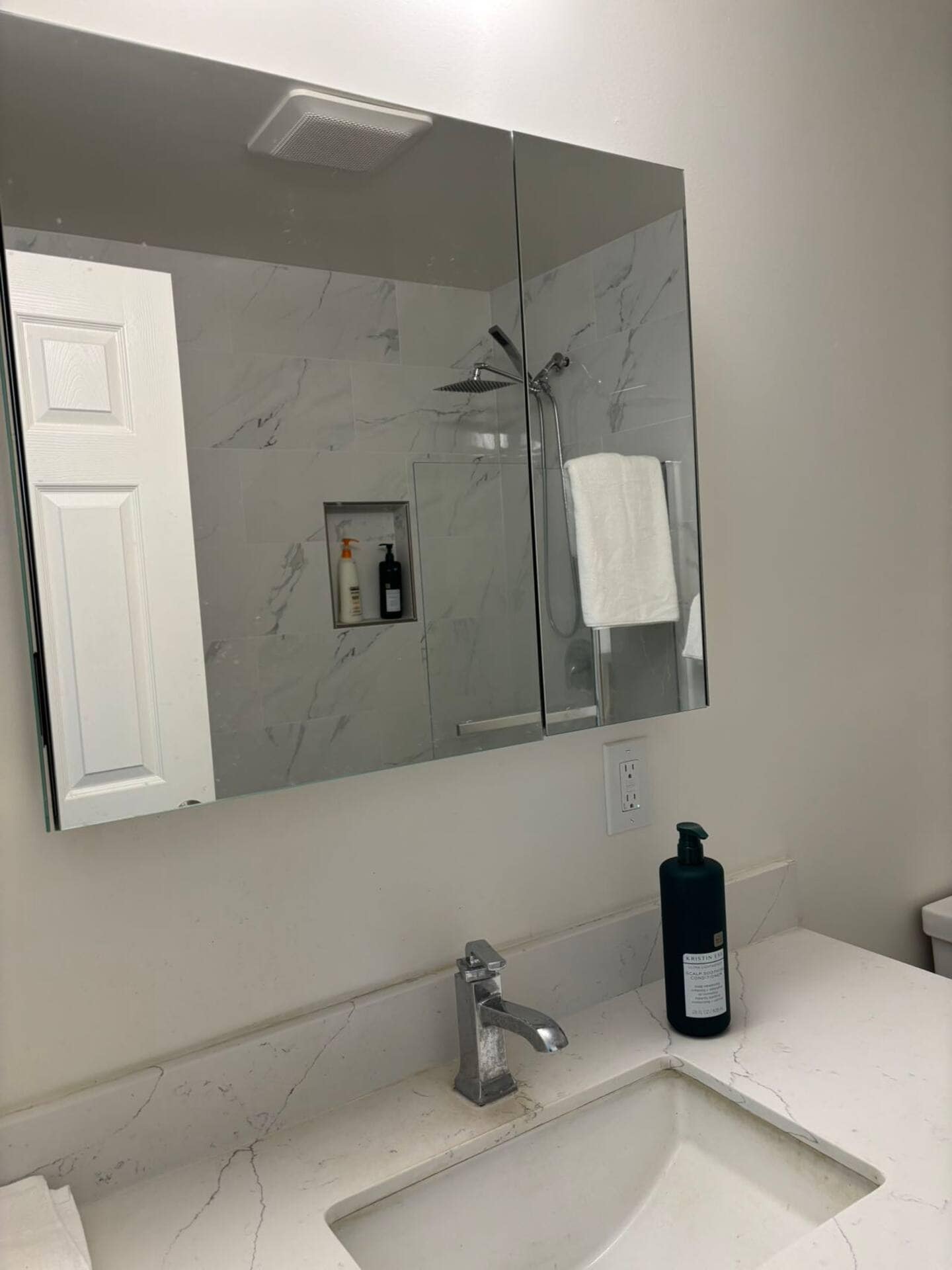 Building Photo - 20301 Bear Creek Rd