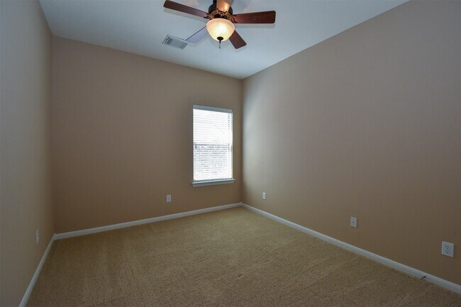 Building Photo - 21223 Pennshore Ln