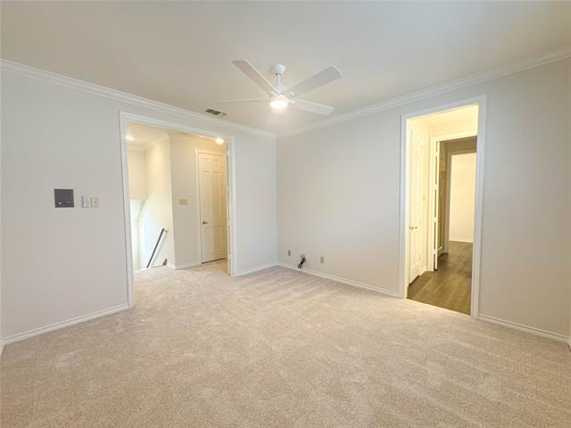 Building Photo - 5991 Lindenshire Ln