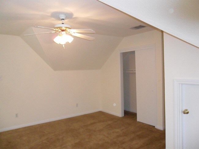 Building Photo - 3003 Whisper Oaks Ln