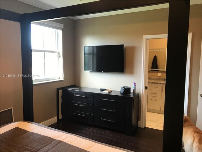 Building Photo - 10872 SW 89th St