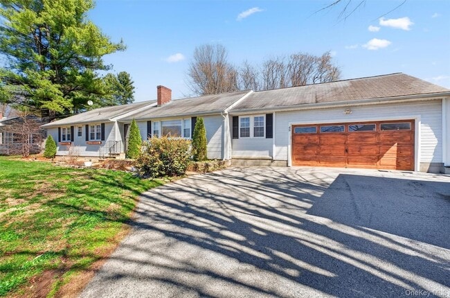 Building Photo - 49 Clover Hill Dr