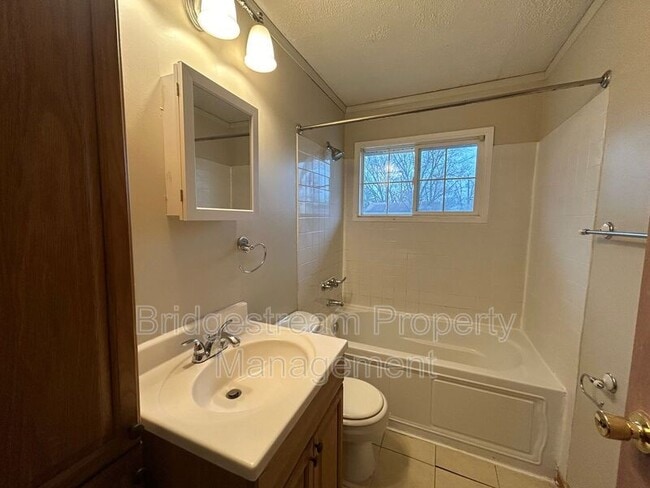Building Photo - 2937 Prentice Dr
