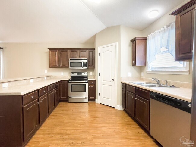 Building Photo - 491 Portside Dr