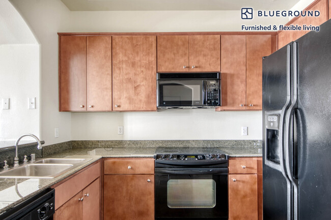Building Photo - 4550 Cherry Creek S Dr