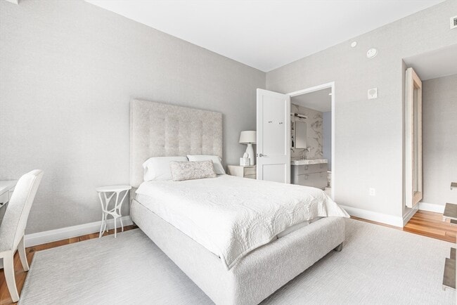 Building Photo - 300 Pier 4 Blvd.