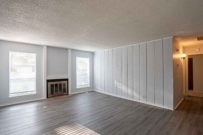 Building Photo - S Joplin Ave Duplex