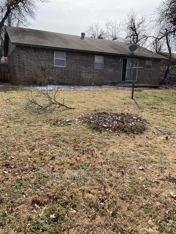 Building Photo - 3013 Gwendolyn Ln