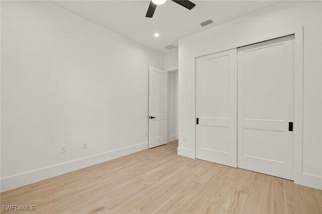 Building Photo - 1587 Golden Gate Blvd W