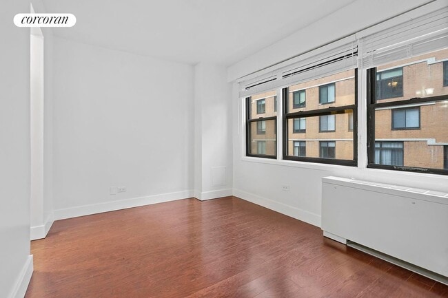 Building Photo - 520 E 81st St