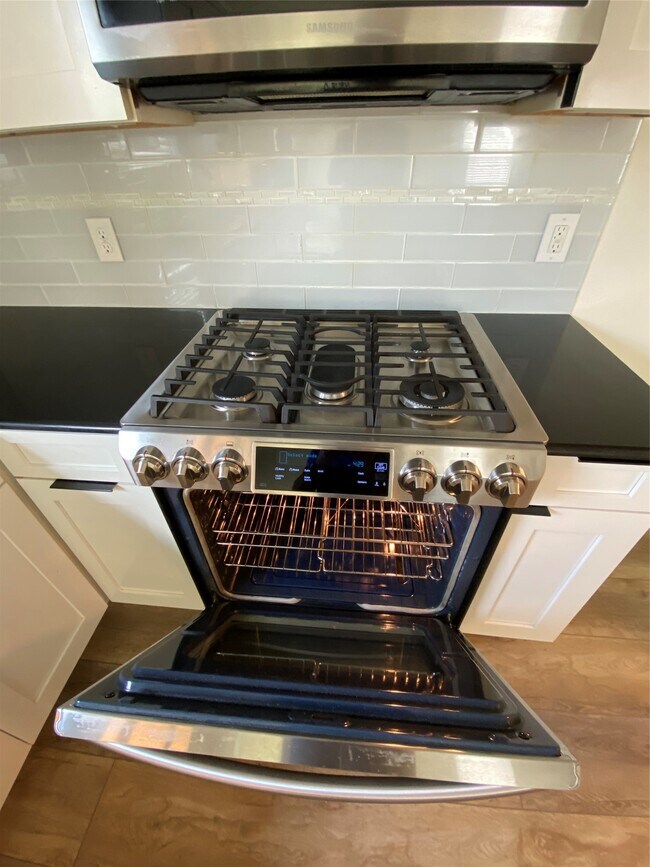 Building Photo - 2915 Beacon Grove St