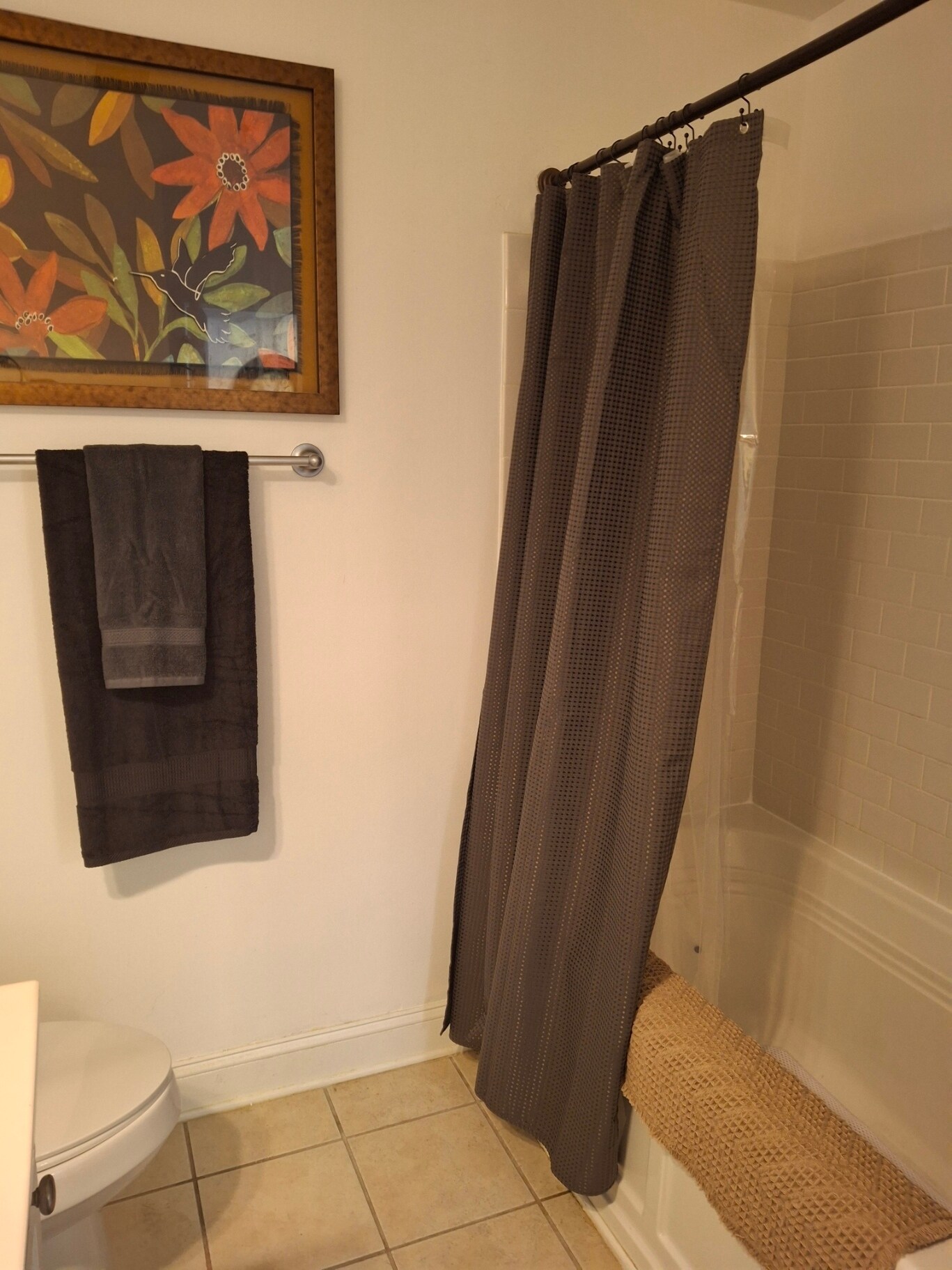 Building Photo - 300 W 5th St