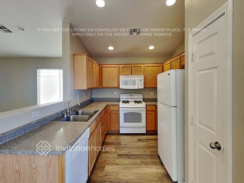 Building Photo - 426 Waterbrook Dr